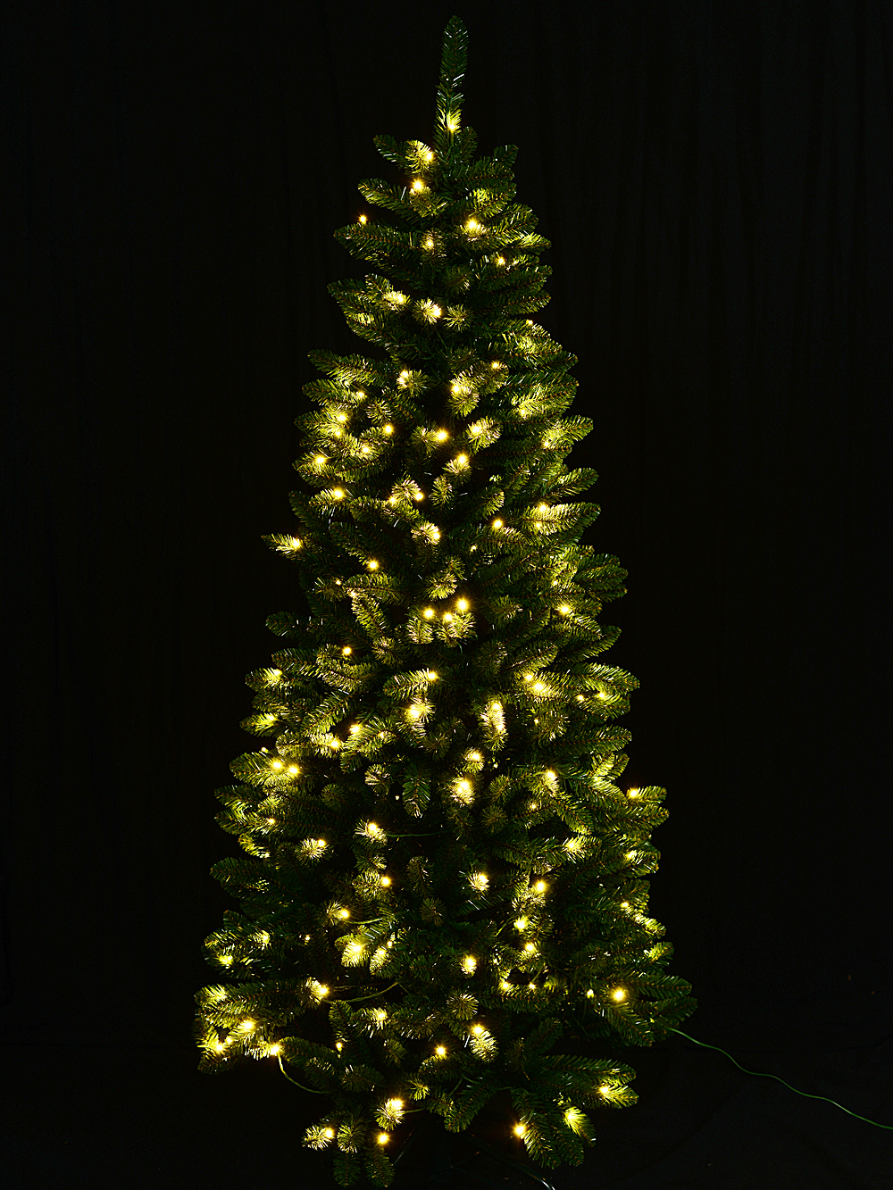Pine Prelit Christmas Tree With 602 Tips & 250 Warm White Lights