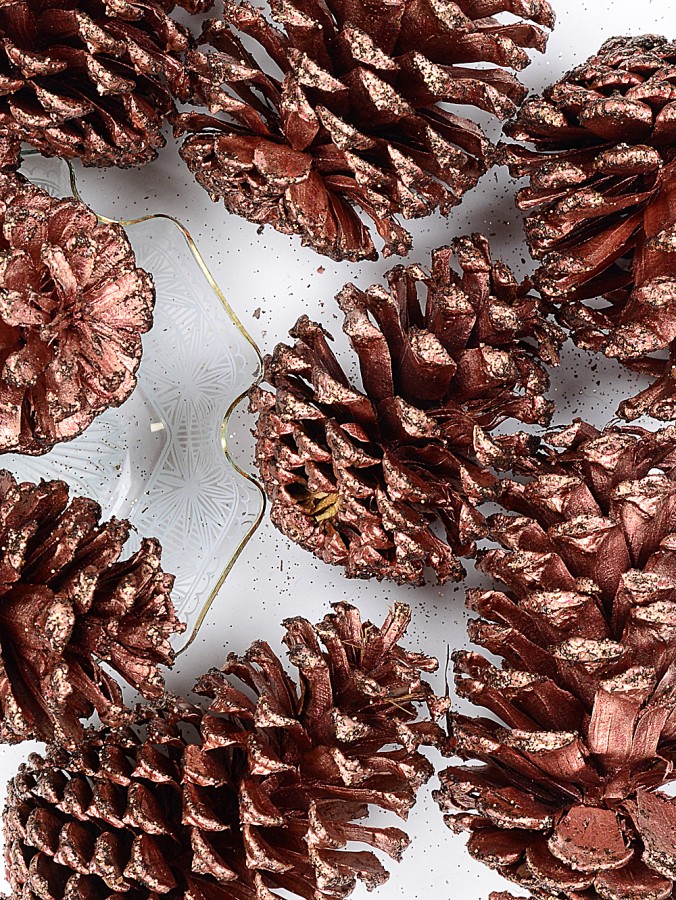 200g Large Copper Natural Pinecones With Glitter Tips