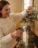 2.7m Boxwood & Red Berry Christmas Vine Garland | Snow Tipped Pine Cones