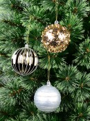 24x Dynamic Mixed Metallic Statement Ribbed & Embellished Baubles | 80mm