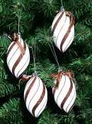 4x 12cm White Oval Finial Baubles With Brown Candy Swirl Glitter Lines & Bow