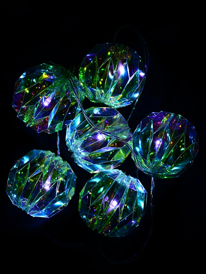 15 Iridescent Geometric Spheres String Light With Cool White LED - 2.1m