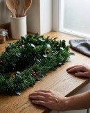 Classic 8ply Holly & Red Berries Fir Christmas Tinsel Garland | 5m x 90mm