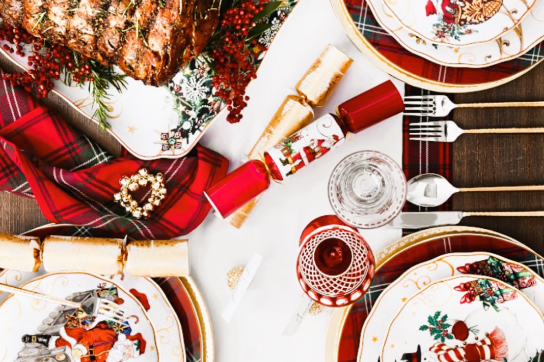 Bon Bons Christmas Table