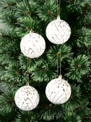 4x Snow White & Burnished Gold Quilted Whimsical Signature Baubles | 80mm