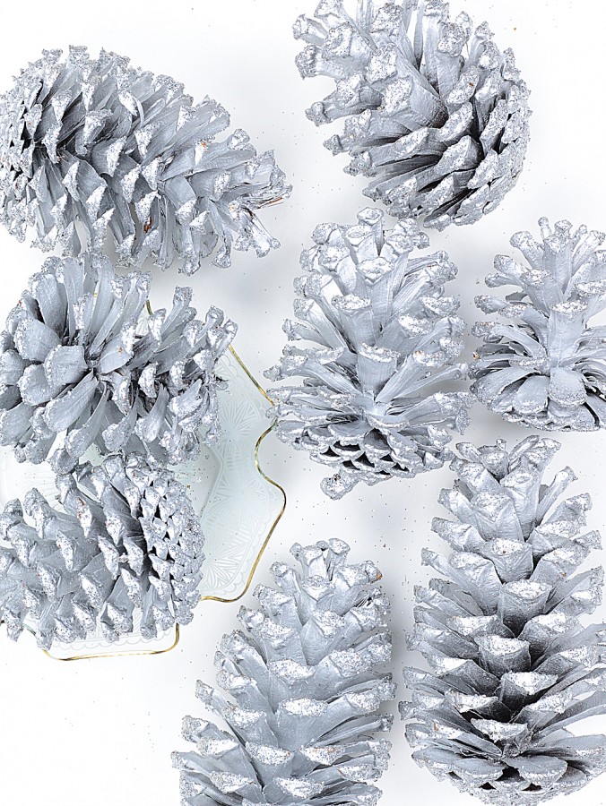 200g Large Silver Natural Pinecones With Glitter Tips