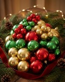 63x Heritage Red Green & Gold Shiny Metallic Bauble Starter Pack | 60mm-10cm