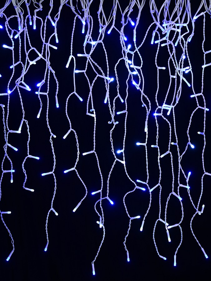 1660 Blue & Cool White LED Icicle String Lights 8 Function With Timer | 50m