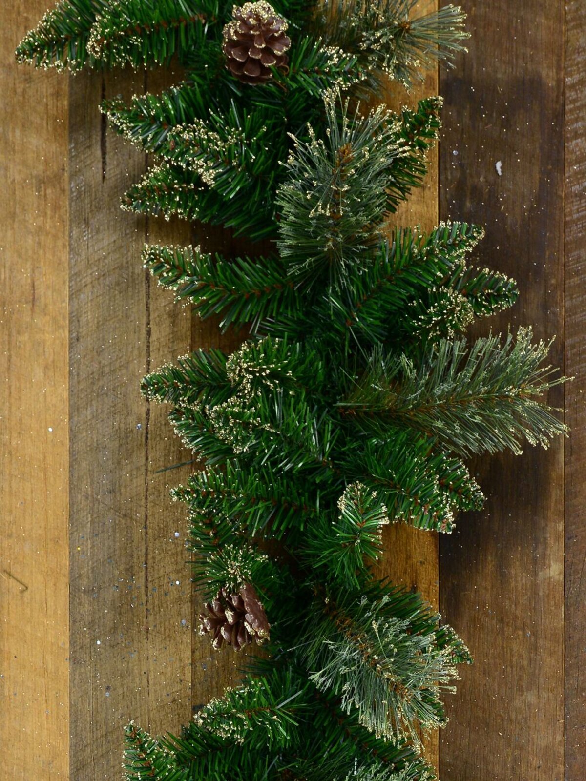2.3m Balsam Pine Needle Garland With Pine Cones & 165 Gold Glitter Tips — image 2