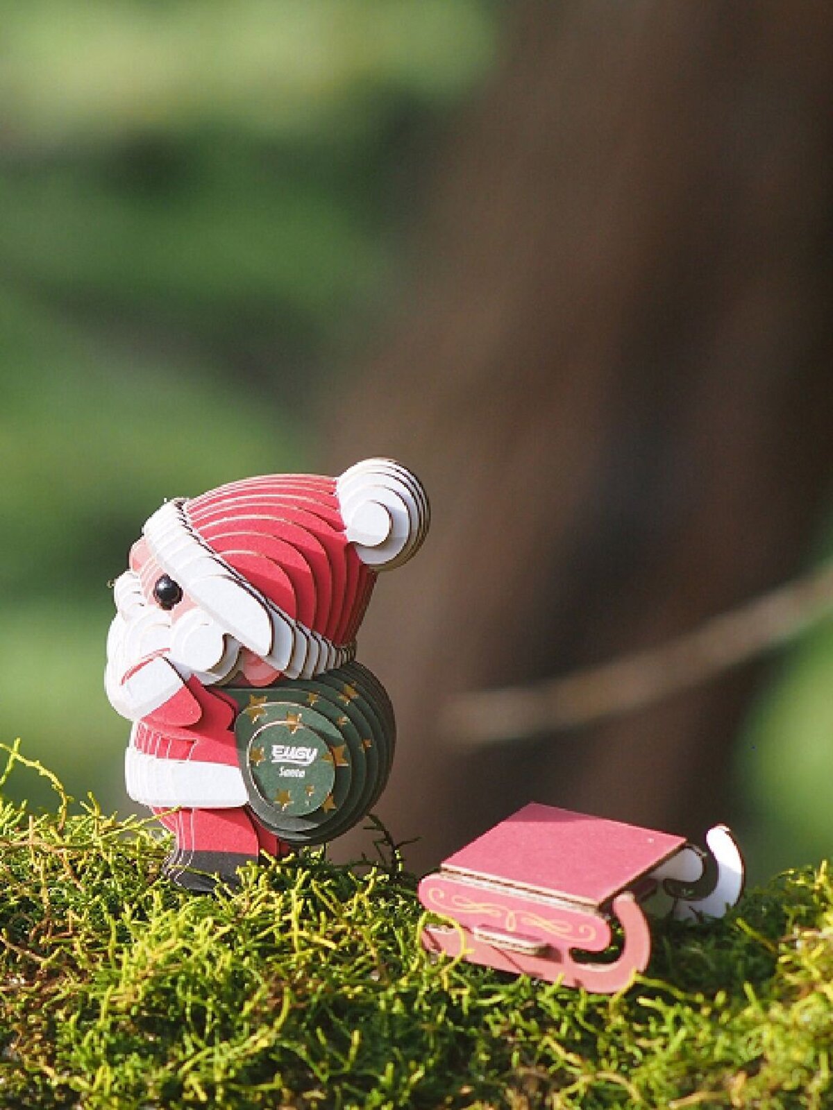 Eugy Cute Little Santa & Sleigh 3D Cardboard Model Kit Christmas Puzzle - #55 — image 5