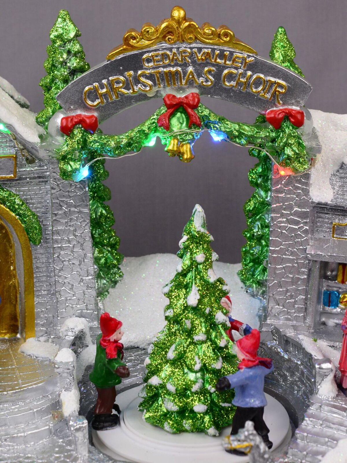 Santa's Workshop At Cedar Valley Snowy Winter Christmas Village Scene - 32cm — image 4