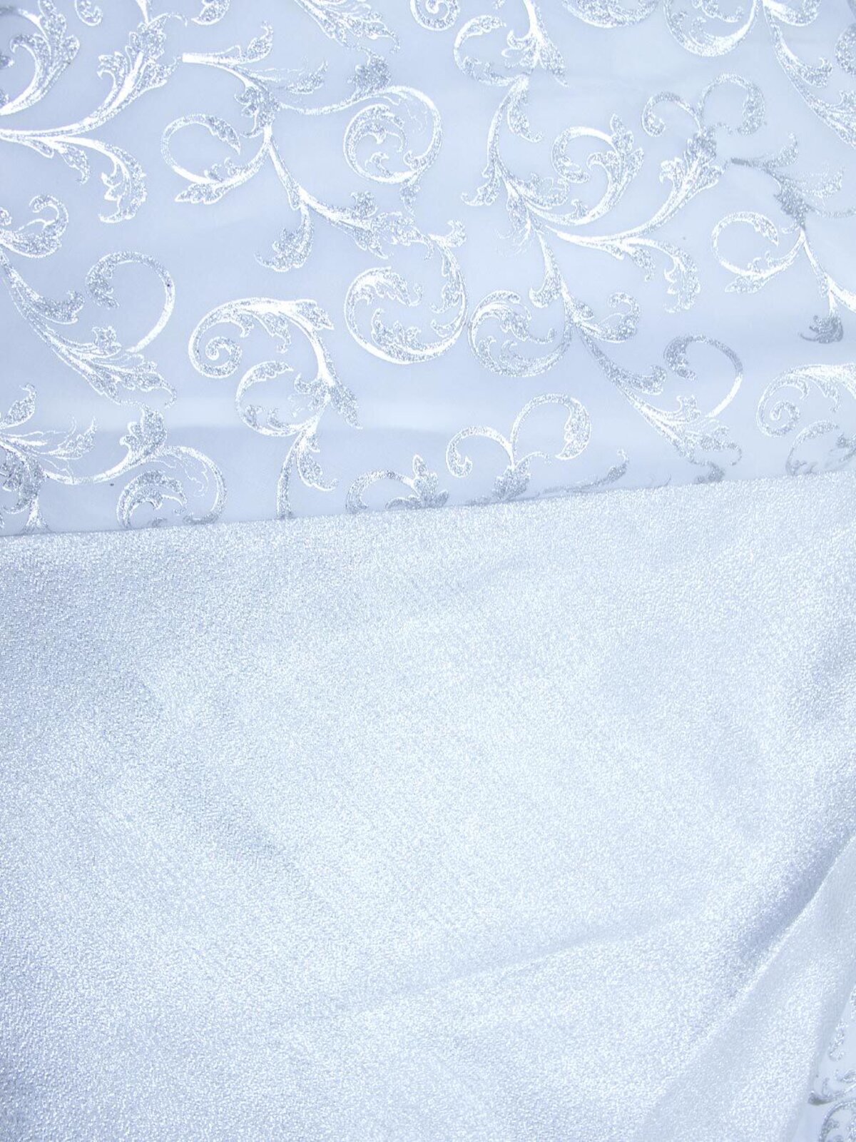White & Silver With Leaf Pattern Tree Skirt - 1.2m