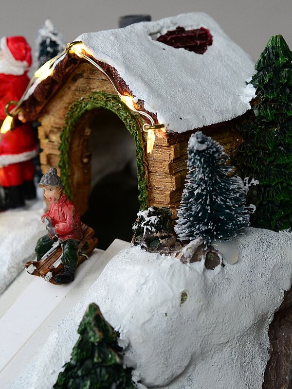 28cm Santa's Piste & Decorating The Town Centre Tree Village Scene — image 7