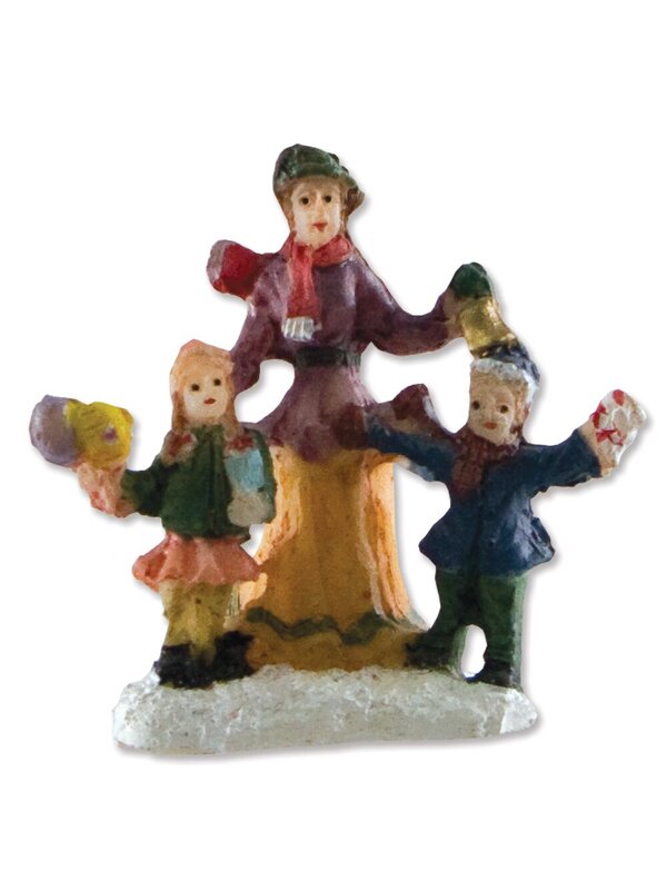 Traditional Polyresin Town Scene With 2 Styles & Figurines - 9 Piece