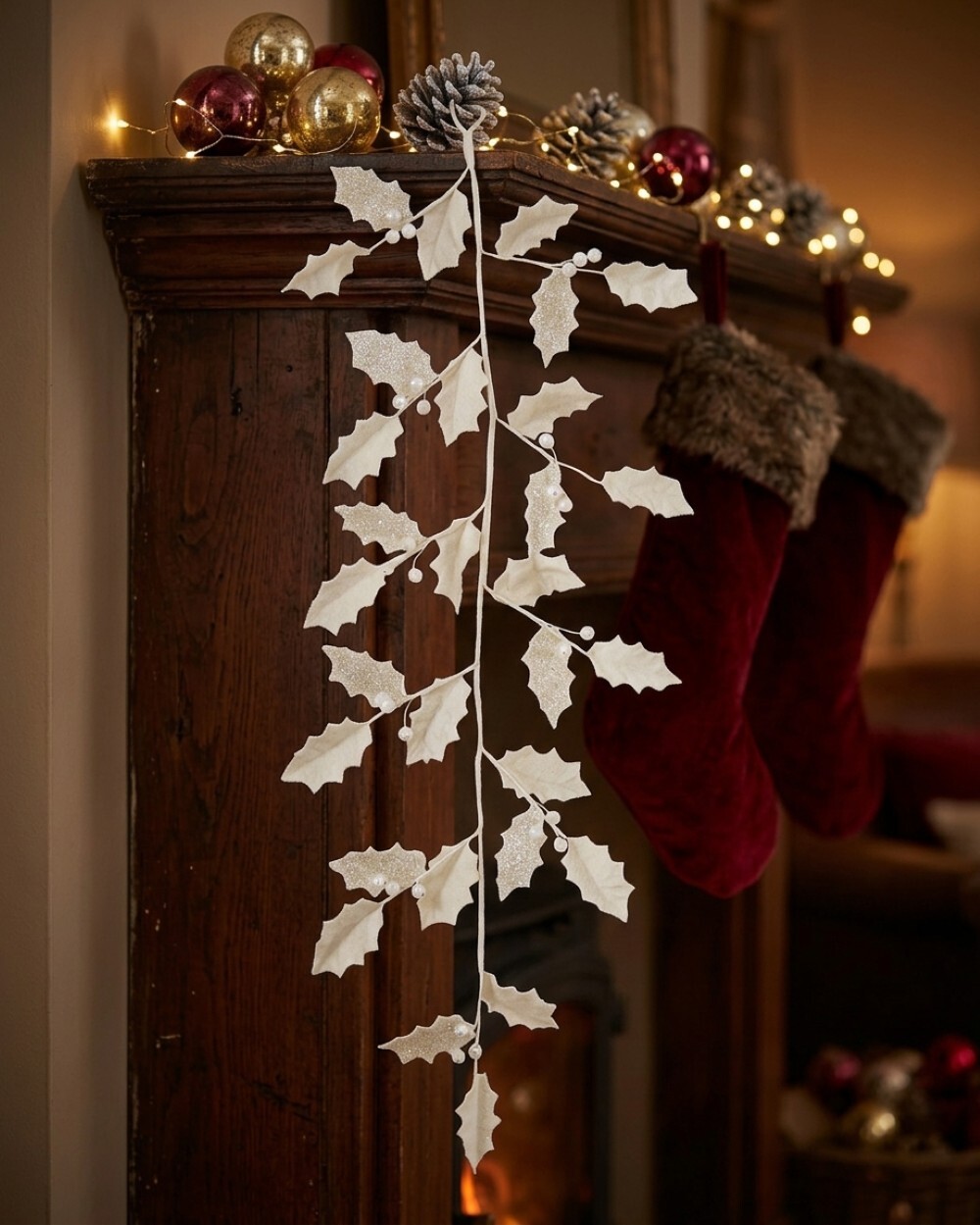 1.2m Pearl White Felt Holly Christmas Vine Garland Silver Glitter & Icicle Details — image 2