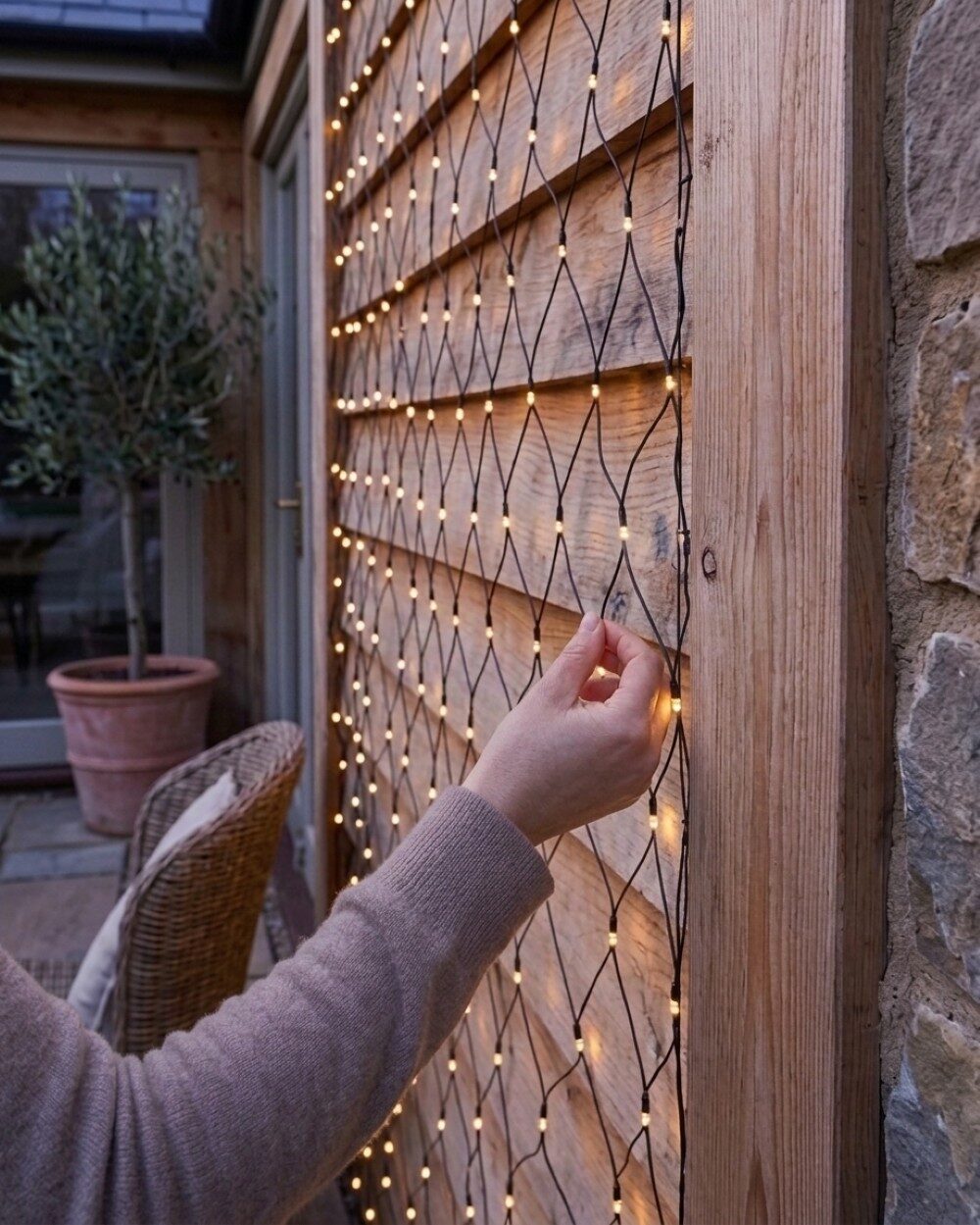 256 Warm White LED Hybrid Solar & Electric Net Lights With Timer | 2m x 2m — image 4