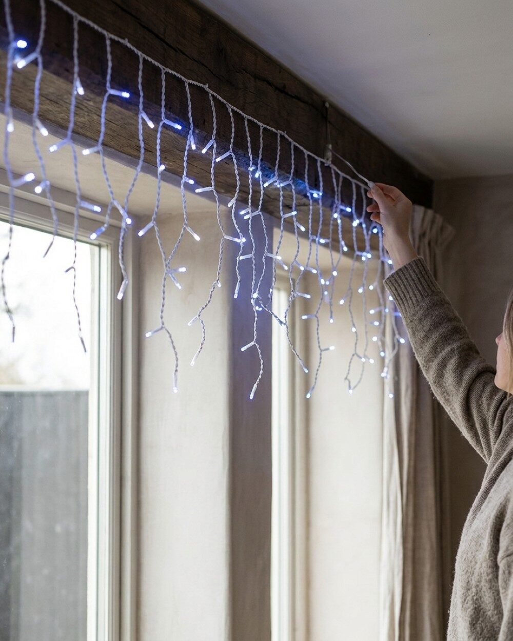 340 Blue & Cool White LED Icicle String Lights 8 Function With Timer | 10m — image 4