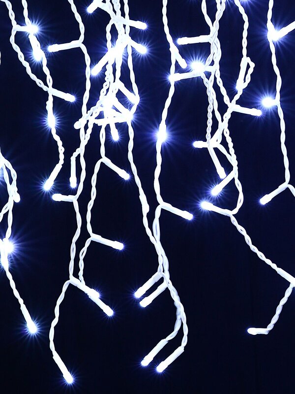 360 Snowing Cool White LED Icicle Lights 5 Speed With Static | 8m